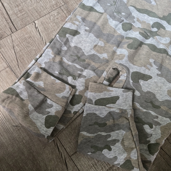 Old Navy Toddler Girls Camo Jumper 4T NWT - Picture 2 of 5